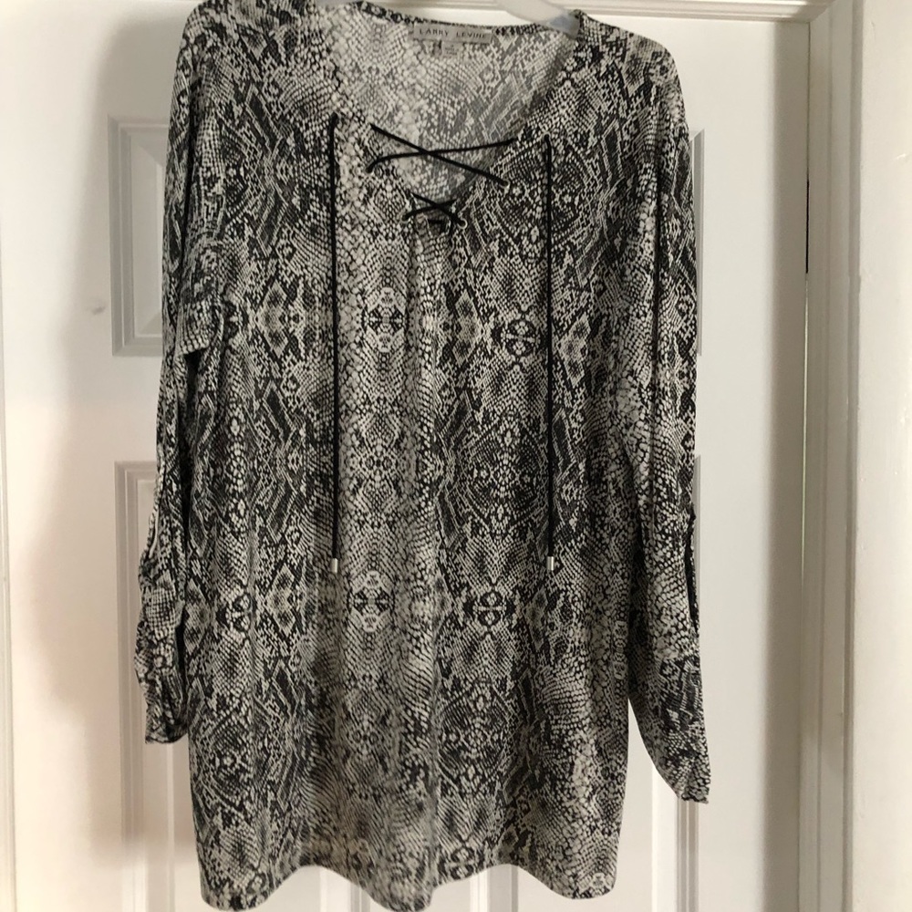 Snake size 3/4 sleeve shirt